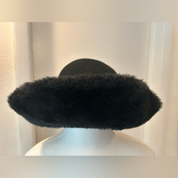 “Fur” Felt winter hat - Picture 7 of 7